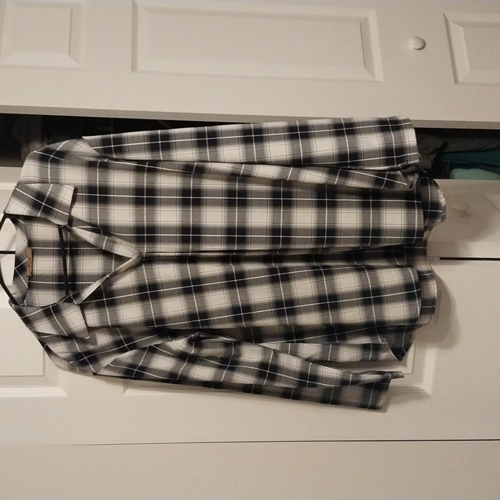 NWOT Mckol plaid top size XL